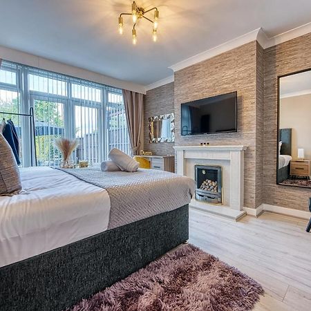 Elegant 5 Bed House - Sleeps 9, Central Solihull, Nec, Jlr, Hs2, Resorts World, Airport Business And Leisure Stays, Buitenkant foto
