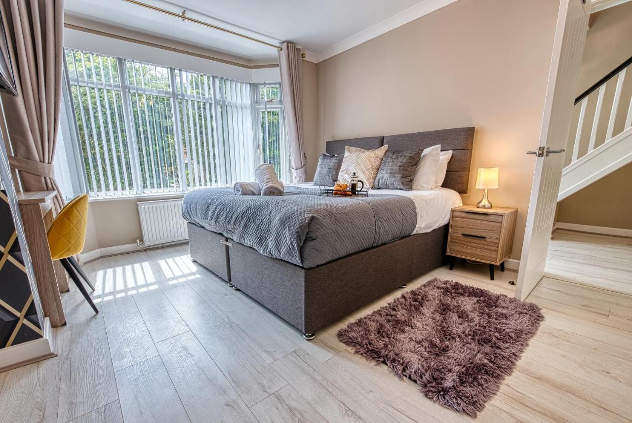 Elegant 5 Bed House - Sleeps 9, Central Solihull, Nec, Jlr, Hs2, Resorts World, Airport Business And Leisure Stays, Buitenkant foto