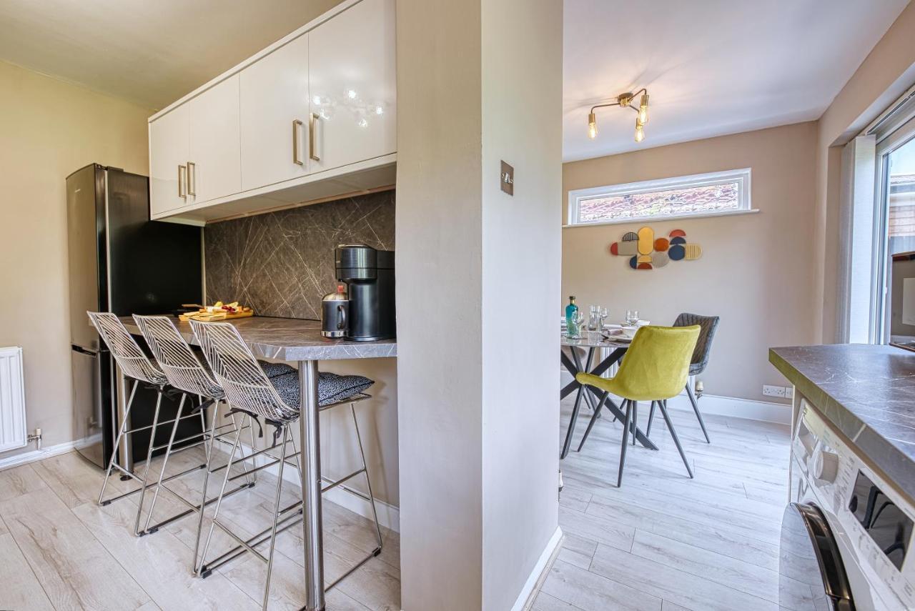 Elegant 5 Bed House - Sleeps 9, Central Solihull, Nec, Jlr, Hs2, Resorts World, Airport Business And Leisure Stays, Buitenkant foto