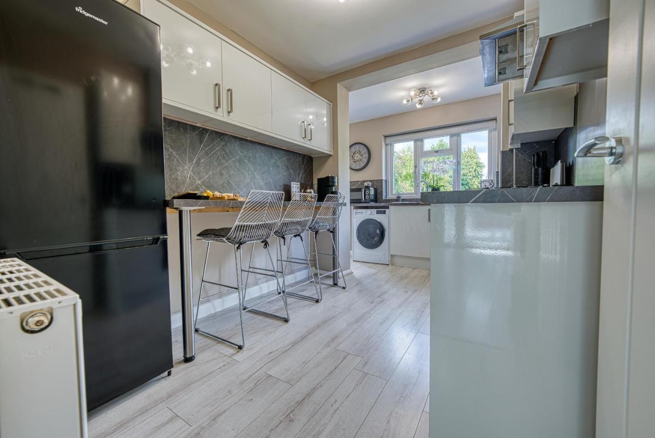 Elegant 5 Bed House - Sleeps 9, Central Solihull, Nec, Jlr, Hs2, Resorts World, Airport Business And Leisure Stays, Buitenkant foto