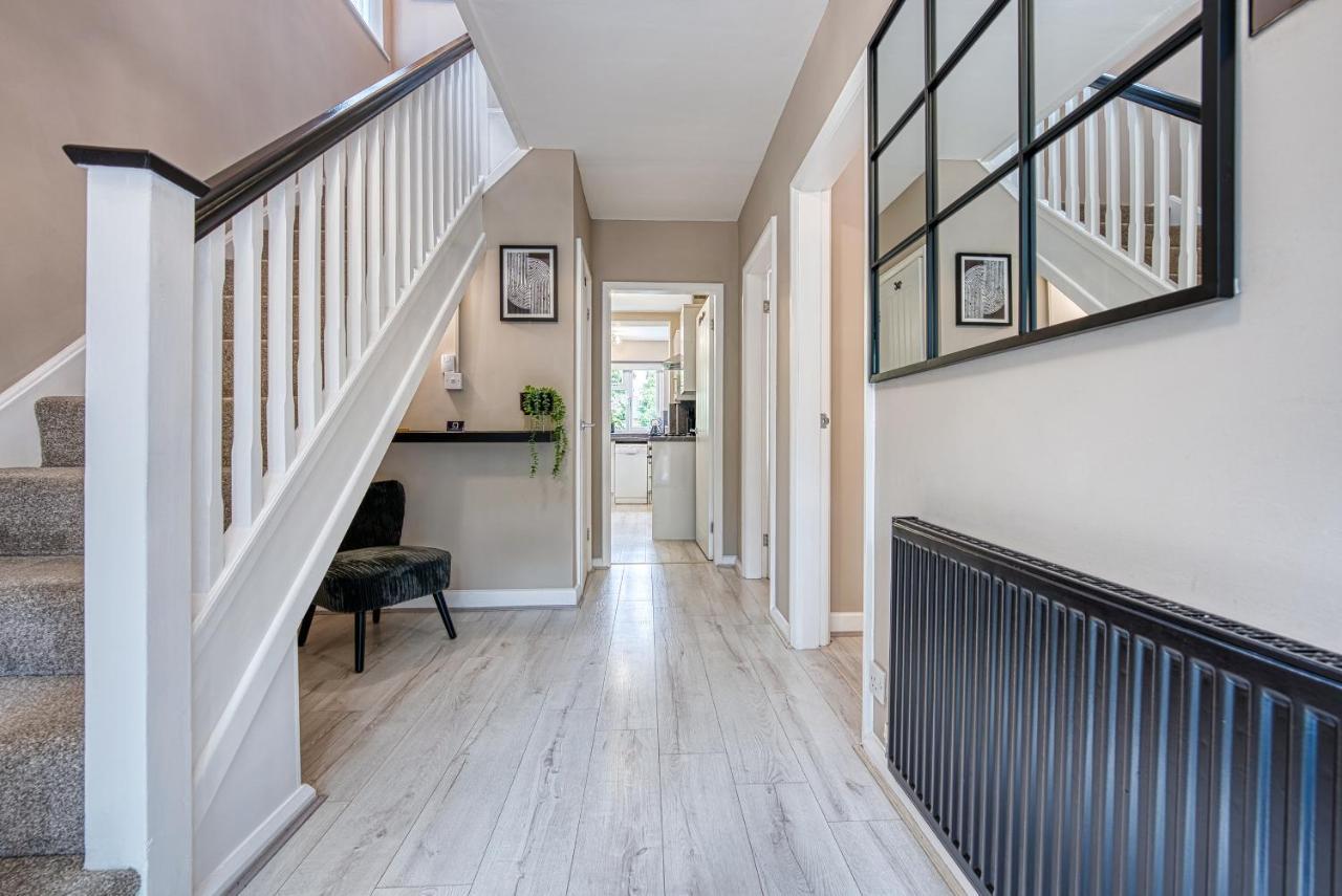 Elegant 5 Bed House - Sleeps 9, Central Solihull, Nec, Jlr, Hs2, Resorts World, Airport Business And Leisure Stays, Buitenkant foto