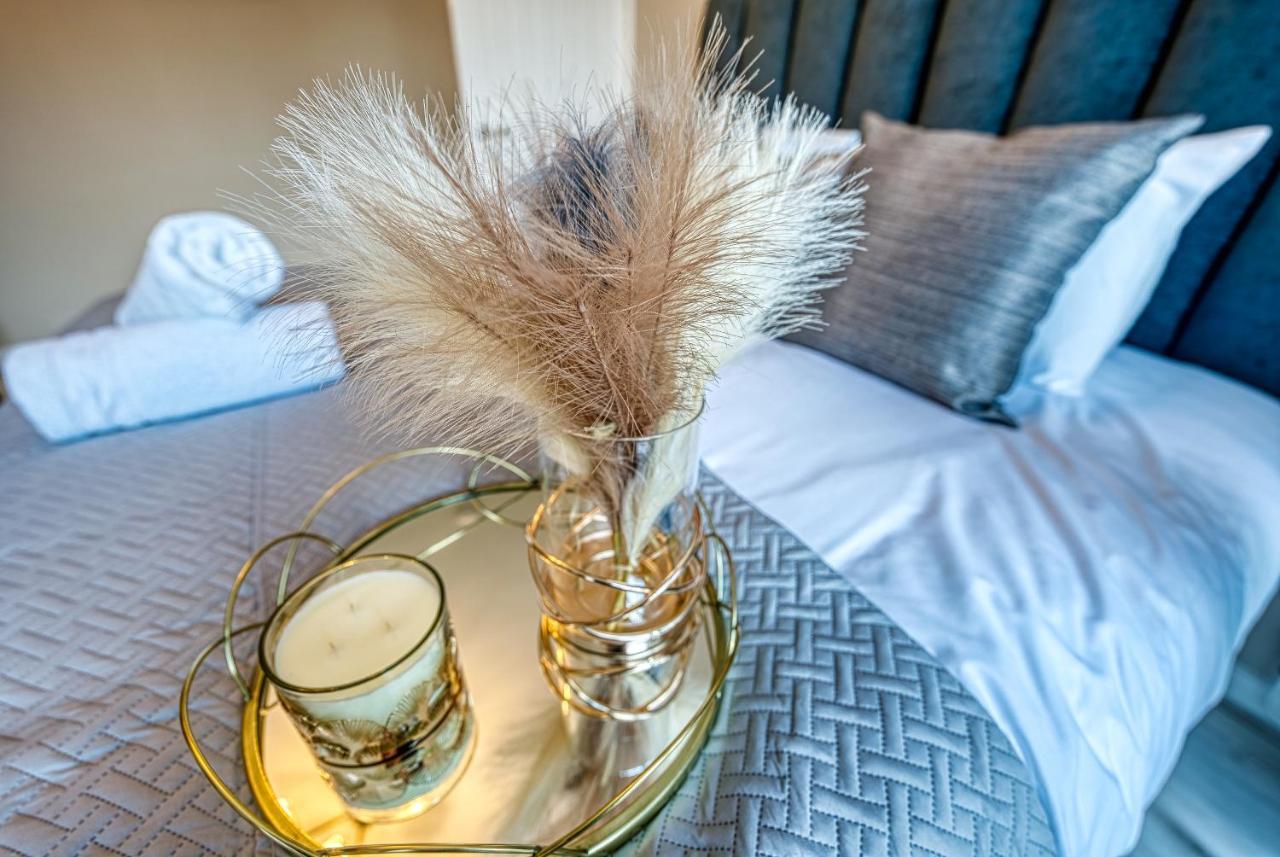 Elegant 5 Bed House - Sleeps 9, Central Solihull, Nec, Jlr, Hs2, Resorts World, Airport Business And Leisure Stays, Buitenkant foto