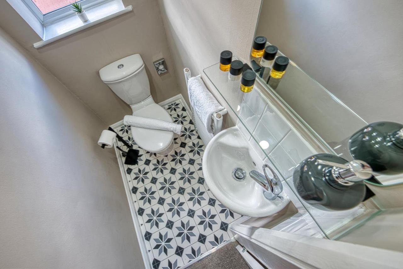 Elegant 5 Bed House - Sleeps 9, Central Solihull, Nec, Jlr, Hs2, Resorts World, Airport Business And Leisure Stays, Buitenkant foto