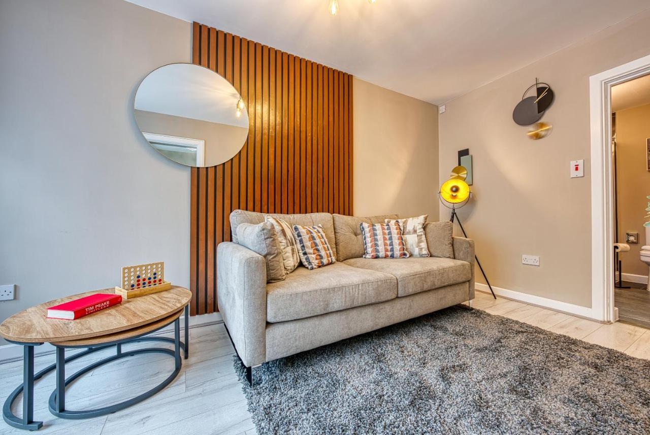 Elegant 5 Bed House - Sleeps 9, Central Solihull, Nec, Jlr, Hs2, Resorts World, Airport Business And Leisure Stays, Buitenkant foto