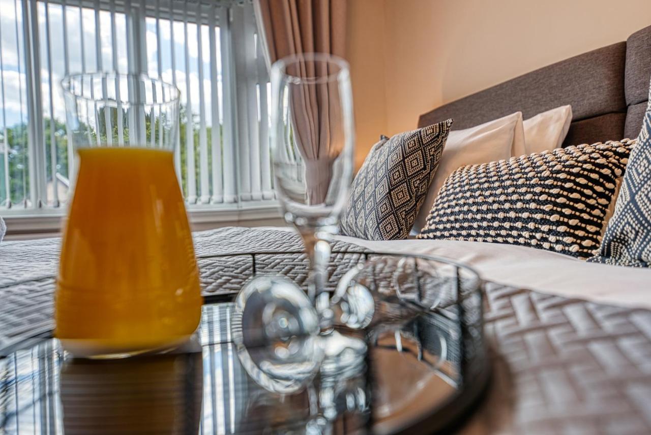 Elegant 5 Bed House - Sleeps 9, Central Solihull, Nec, Jlr, Hs2, Resorts World, Airport Business And Leisure Stays, Buitenkant foto