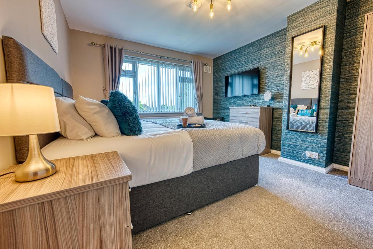 Elegant 5 Bed House - Sleeps 9, Central Solihull, Nec, Jlr, Hs2, Resorts World, Airport Business And Leisure Stays, Buitenkant foto