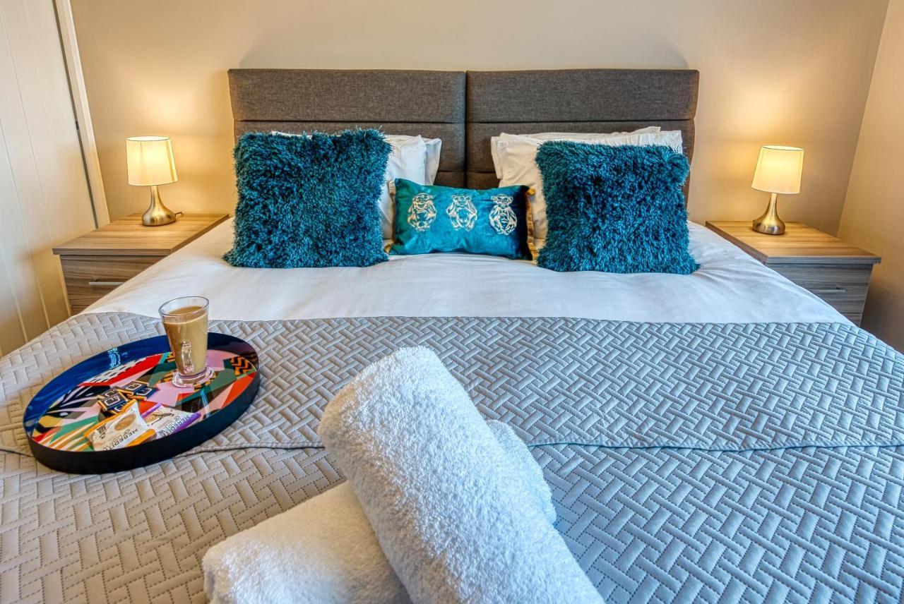 Elegant 5 Bed House - Sleeps 9, Central Solihull, Nec, Jlr, Hs2, Resorts World, Airport Business And Leisure Stays, Buitenkant foto