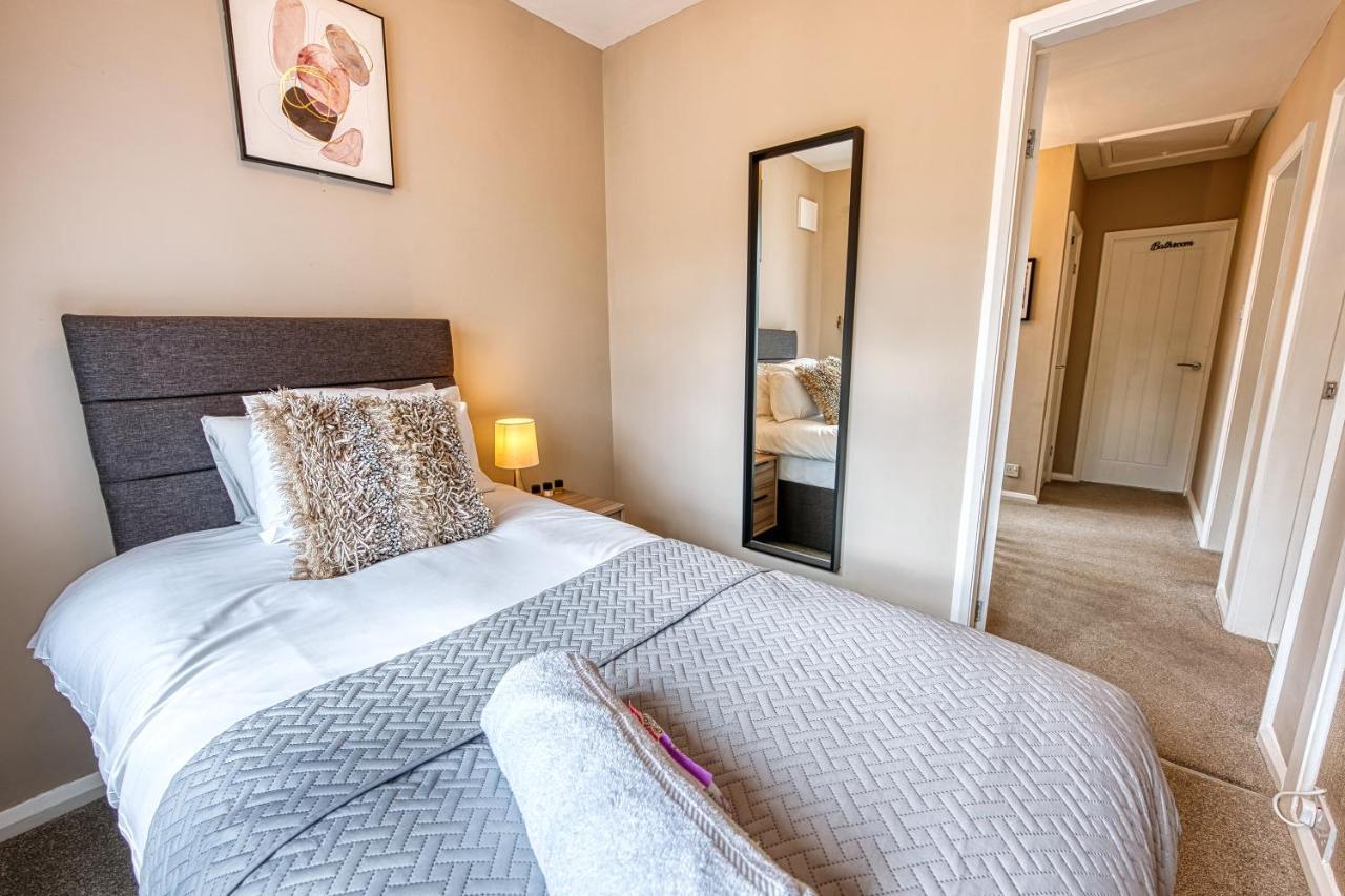 Elegant 5 Bed House - Sleeps 9, Central Solihull, Nec, Jlr, Hs2, Resorts World, Airport Business And Leisure Stays, Buitenkant foto